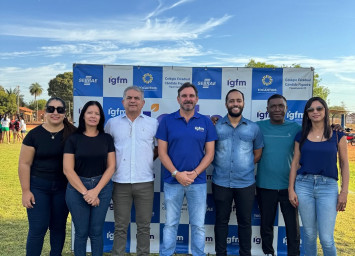 Hoje foi dia de celebrar a união entre família e educação no Dia D da Família na Escola, promovido pelo Colégio Estadual Cândido Figueira e Instituto igfm, em parceria com a Secretaria de Esportes e t