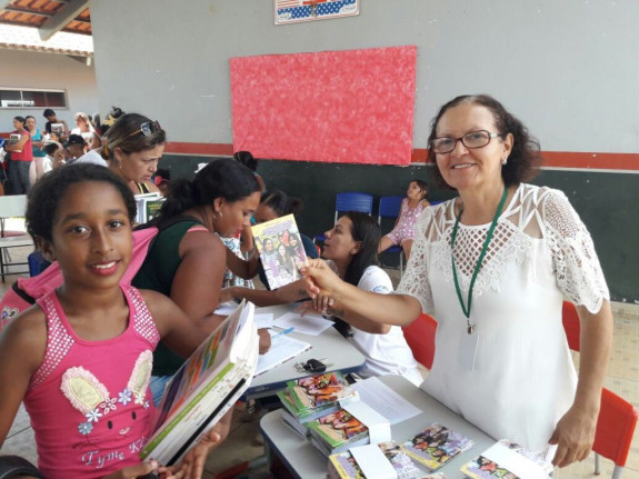 Prefeitura de Figueirópolis-TO. Ano 2018- Secretaria de Saúde - Entrega de cadernetas do adolescente.