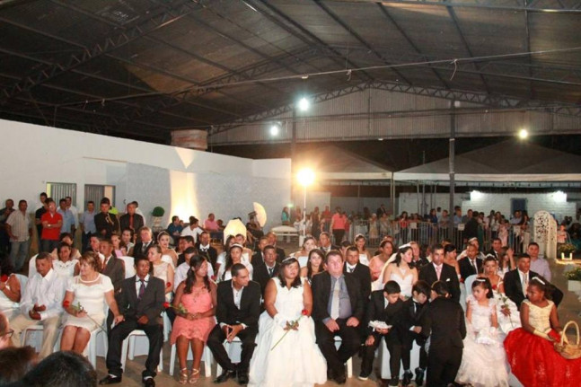 Prefeitura de Figueirópolis-35º Aniversário-Casamento Comunitário.