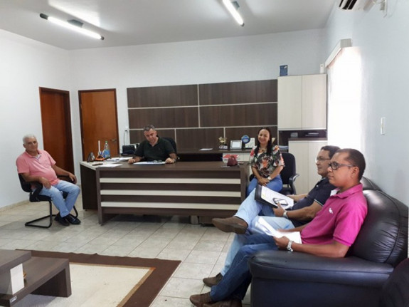 Prefeitura Municipal de Figueirópolis-TO-Abril 2018.
Reunião do Prefeito Fernandes  Martins com Gestores internos, sobre novas regras do Tribunal de Contas da União(TCU).
